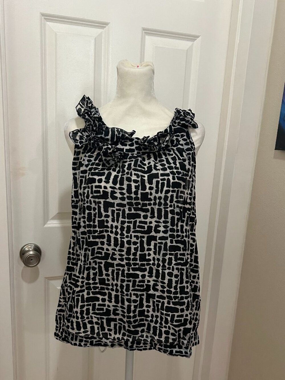 Anne Taylor LOFT Sheer Sleeveless Blouse - L